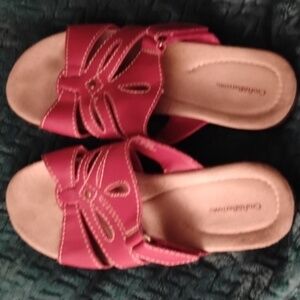 Croft & Barrow PiperRed Cream Slide Sandals with Intricate Design Size 8.5M